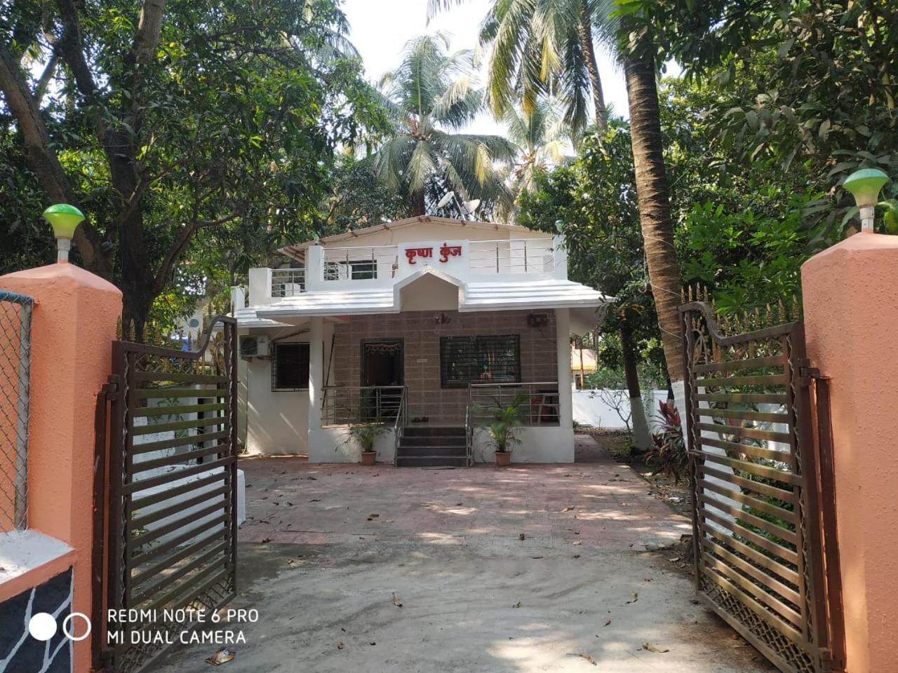 Krushna Kunj Holiday Home Алибаг Экстерьер фото